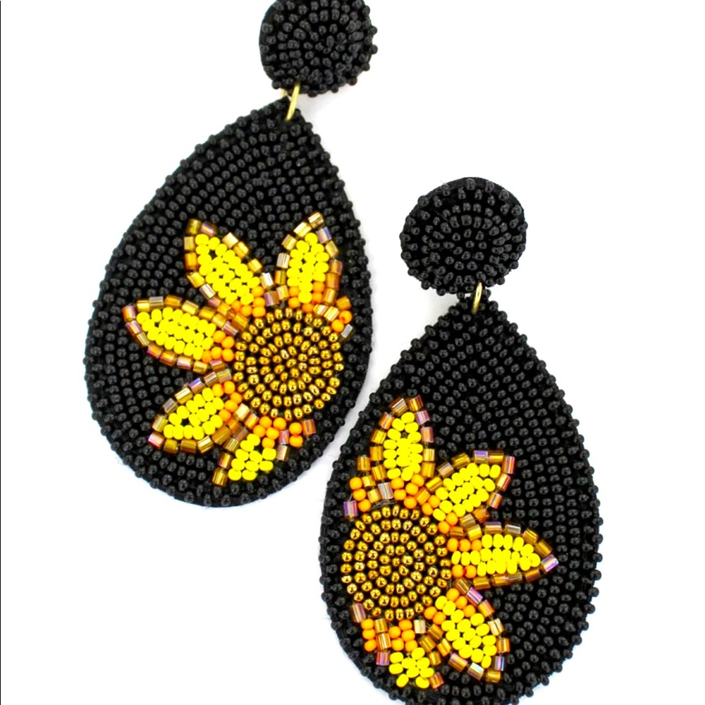 🌻BOGO NEW Black w/Sunflower Seed Bead Teardrop Earrings